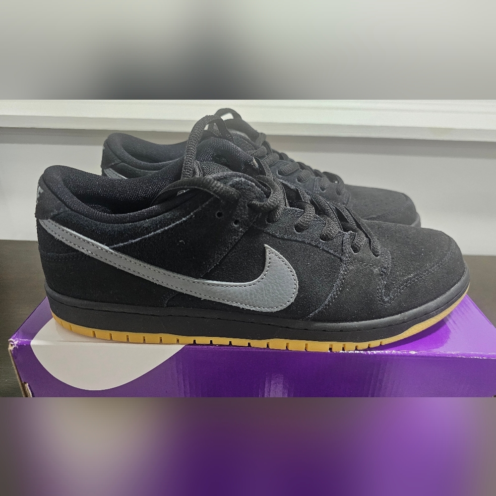 Nike SB Dunk Low Pro – Black/Gum soleMen’s size 11.5 Used